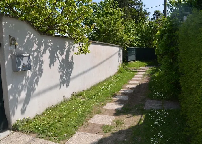 House At "alte Donau" In *